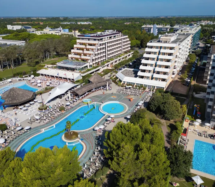 Aparthotel Holiday - Image 1