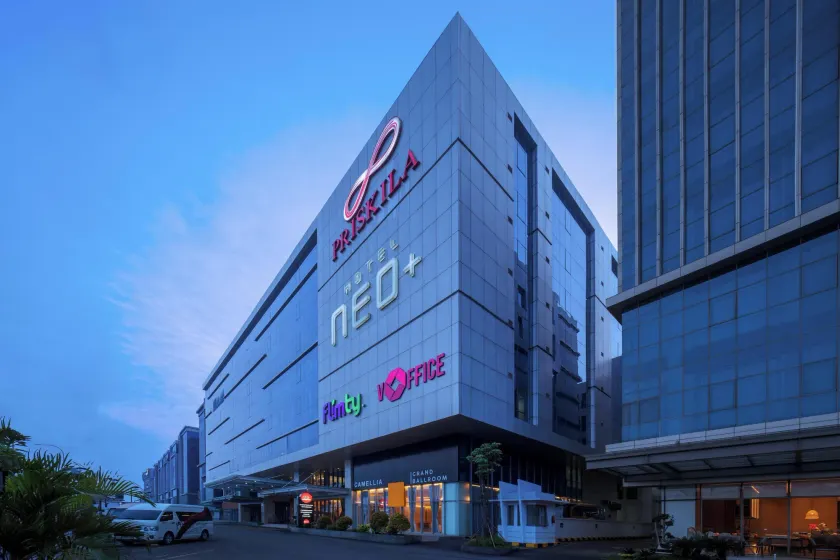 Hotel Neo Plus Airport Jakarta - Image 1