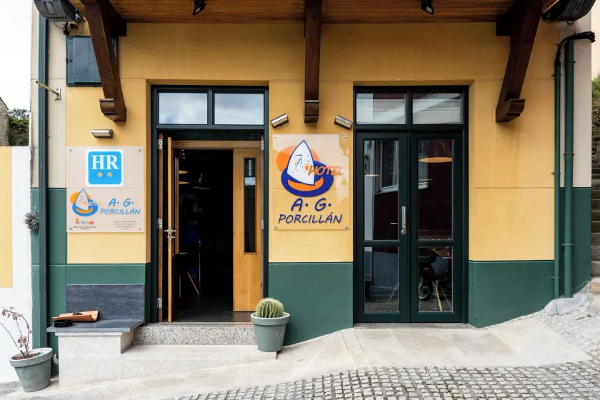 Hotel A. G. Porcillan - Image 1