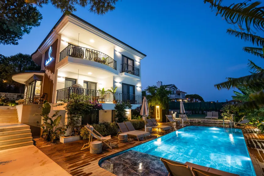 CUNDA PİER OTEL - Image 1