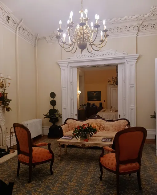 Ragland Mansion Bed & Breakfast - Image 1
