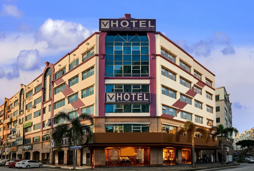 V Hotel Kuala Lumpur - Image 1