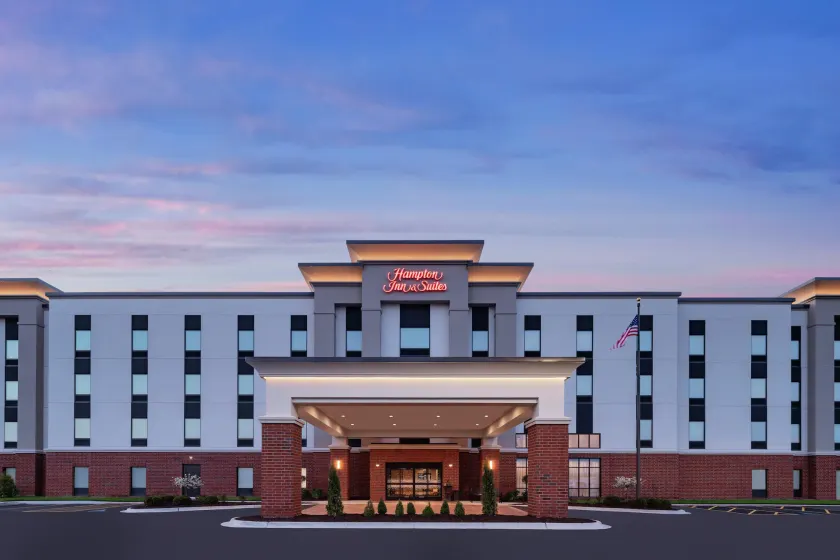 Hampton Inn & Suites Bridgeview Chicago - Image 1