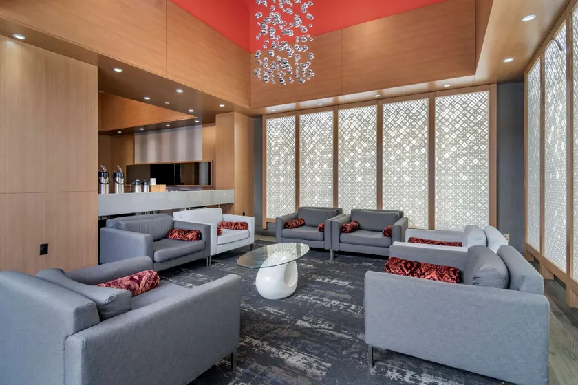 Best Western Plus Vancouver Airport Hotel - Image 1