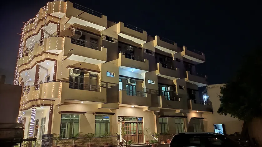 Collection O 18324 Sahani Guest House - Image 1