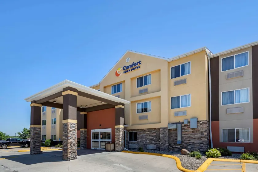 Comfort Inn & Suites Waterloo - Cedar Falls - Image 1