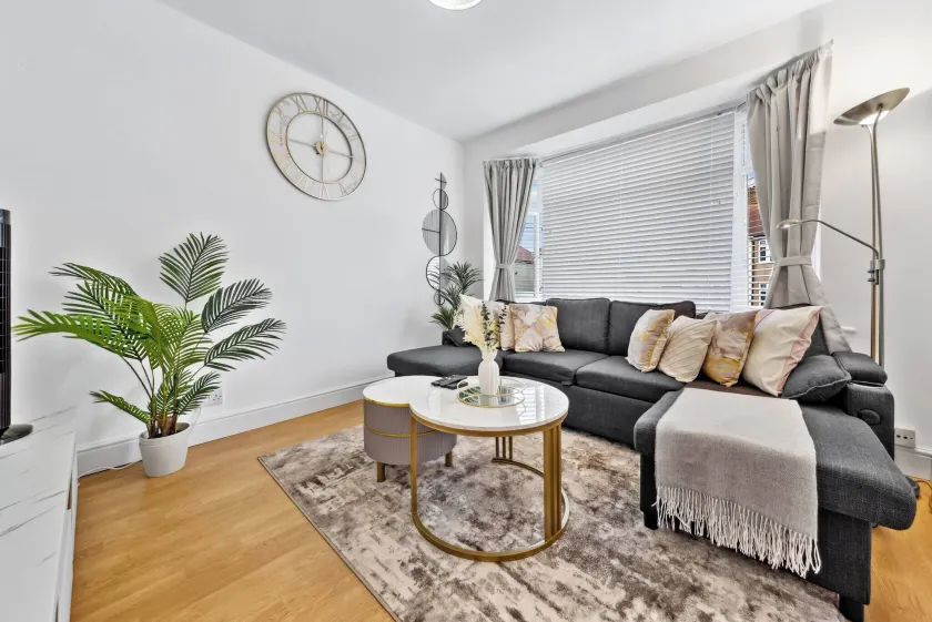 Spacious 3 bd Garden M25, Free Parking,Bluewater - Image 1