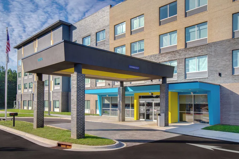 TRU BY Hilton Wake Forest Raleigh North - Image 1