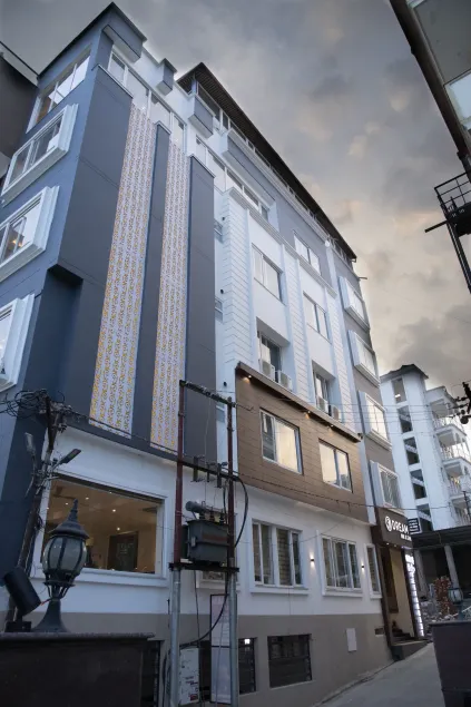 Hotel Dream Inn - Image 1