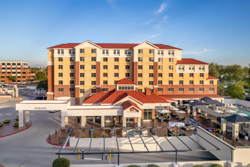 Hilton Garden Inn Scottsdale Old Town - Image 1