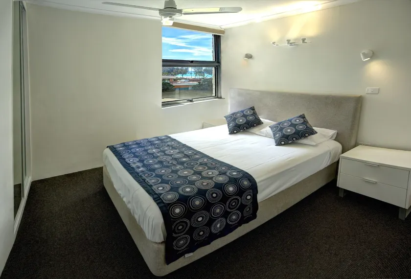 View Pacific Apartments - Room