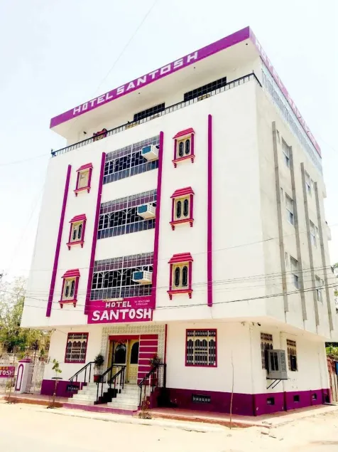 Hotel Santosh - Image 1