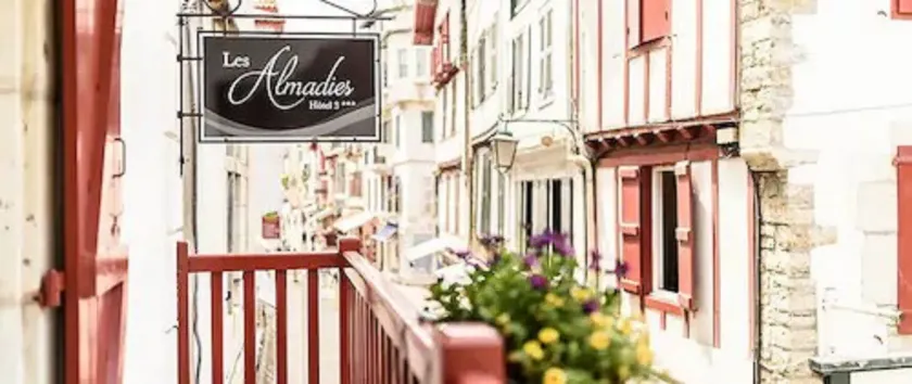 Hotel Les Almadies - Coeur de Ville - Image 1
