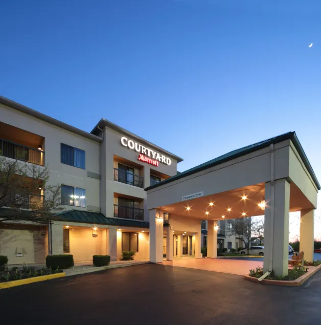 Courtyard by Marriott Dayton North - Image 1