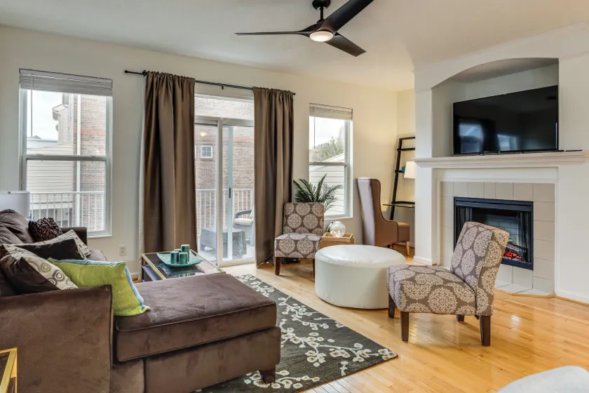 1 Mi to Dtwn Cincinnati: Spacious Townhome w/ Deck - Image 1