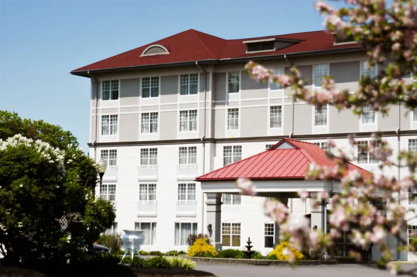 Fort William Henry Hotel - Image 1