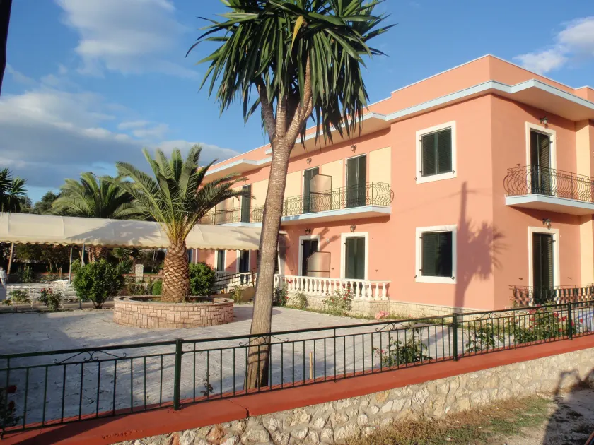 Argo Hotel - Image 1