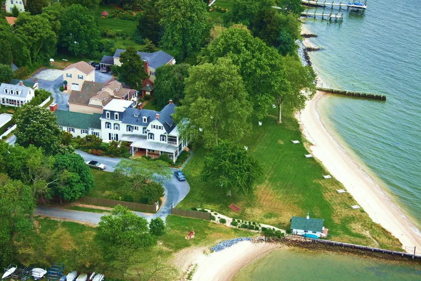 Sandaway Suites & Beach - Image 1