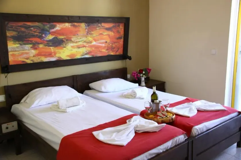 Porto Plazza Hotel - Image 1