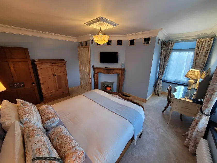 Farmhouse B&B Family stay or Romantic break, on our smallholding close to Narberth - Image 1