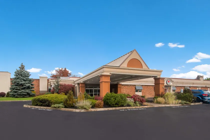 Best Western St Catharines Hotel & Conference Centre - Image 1