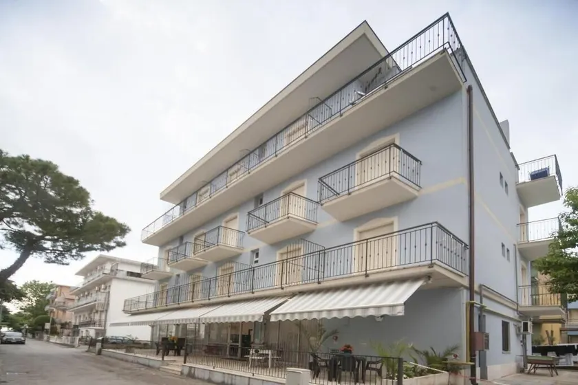Hotel Blue Sky - Image 1