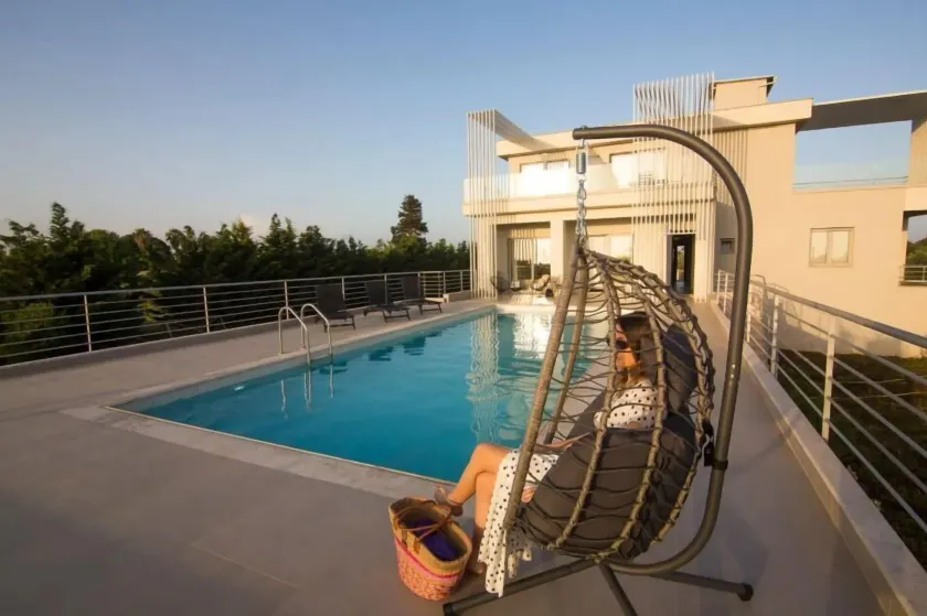 IO Luxury Pool & Hot Tub Suites - Image 1