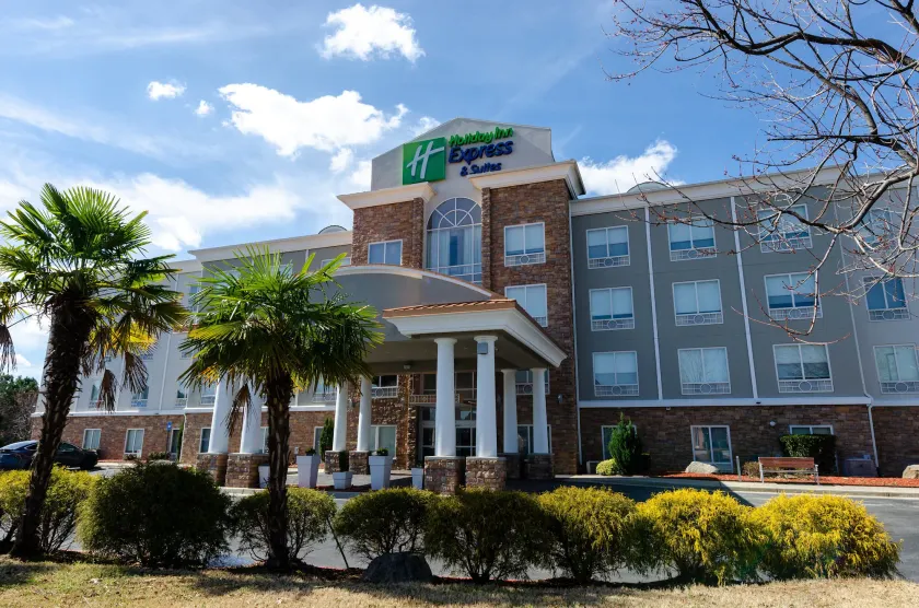 Holiday Inn Express Hotel & Suites Atlanta Airport West - Camp Creek by IHG - Image 1