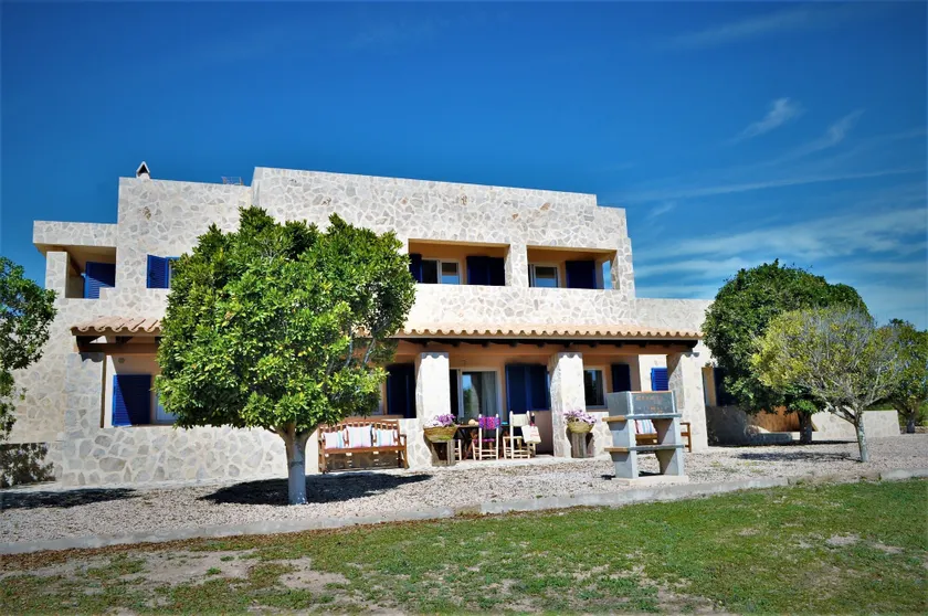 Siamoformentera Donatella - Image 1