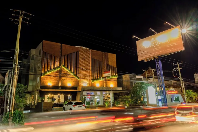Berry Biz Hotel Sunset Road - Image 1