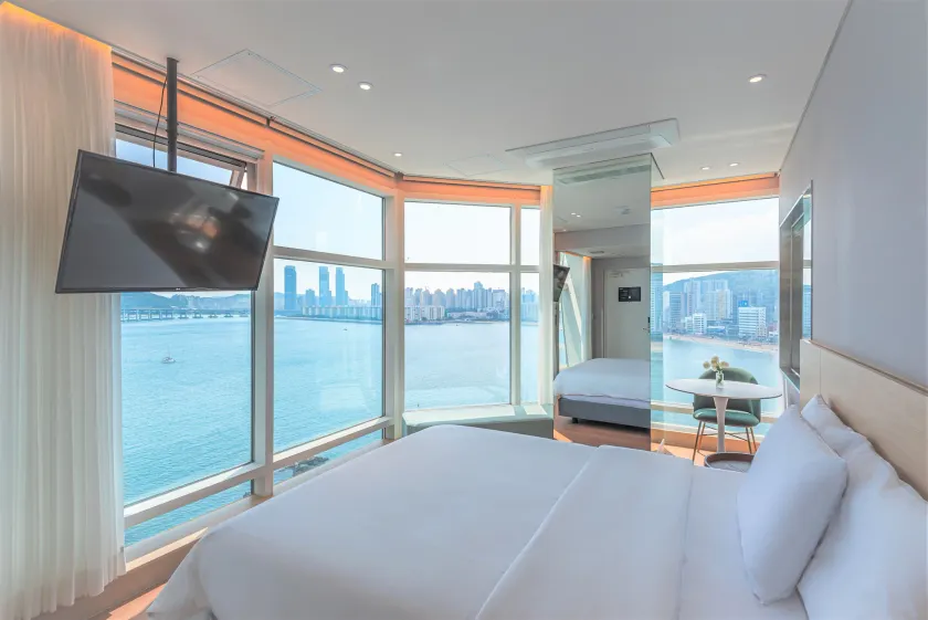Hotel Marine view - Image 1