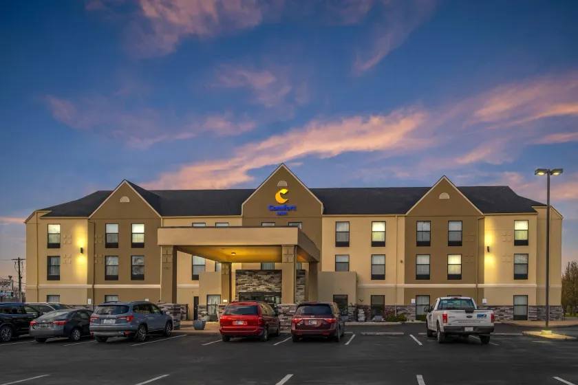 Comfort Inn Madison near Clifty Falls - Image 1