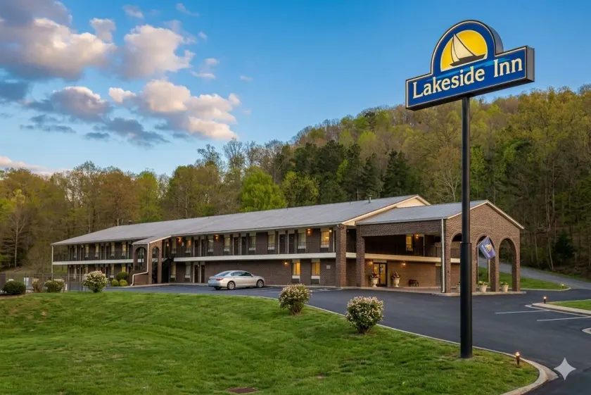 Lakeside Inn Guntersville - Image 1