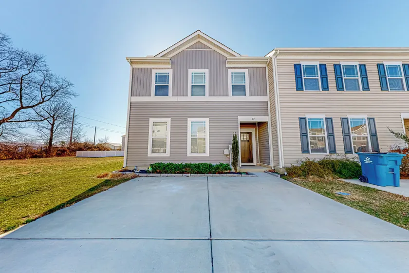 3BR Dog-friendly Townouse w/ Grill, Fireplace, AC - Image 1