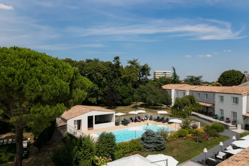 Logis LE RABELAIS Hôtel- Restaurant - SPA - Image 1