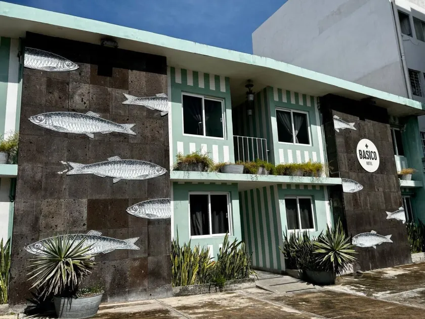 Mas Basico Hotel - Image 1