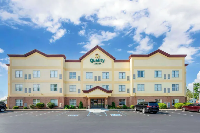 Quality Suites - Image 1