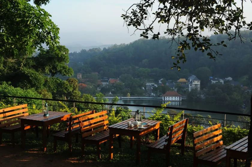 Hotel See Kandy - Image 1