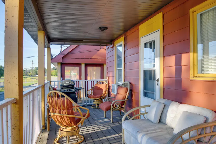 Balcony + Scenic Views: Chautauqua Lake Retreat - Image 1
