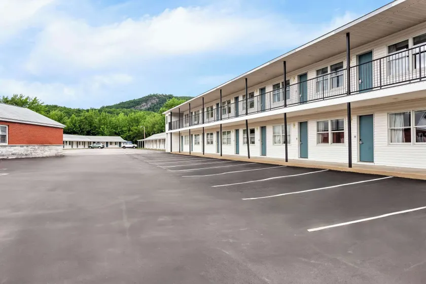 Rodeway Inn Gorham Riverside - Image 1