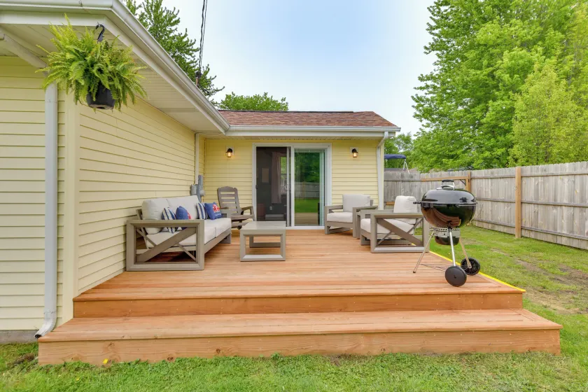 5 Houses to Elizabeth Lake! Family Getaway w/ Yard - Image 1