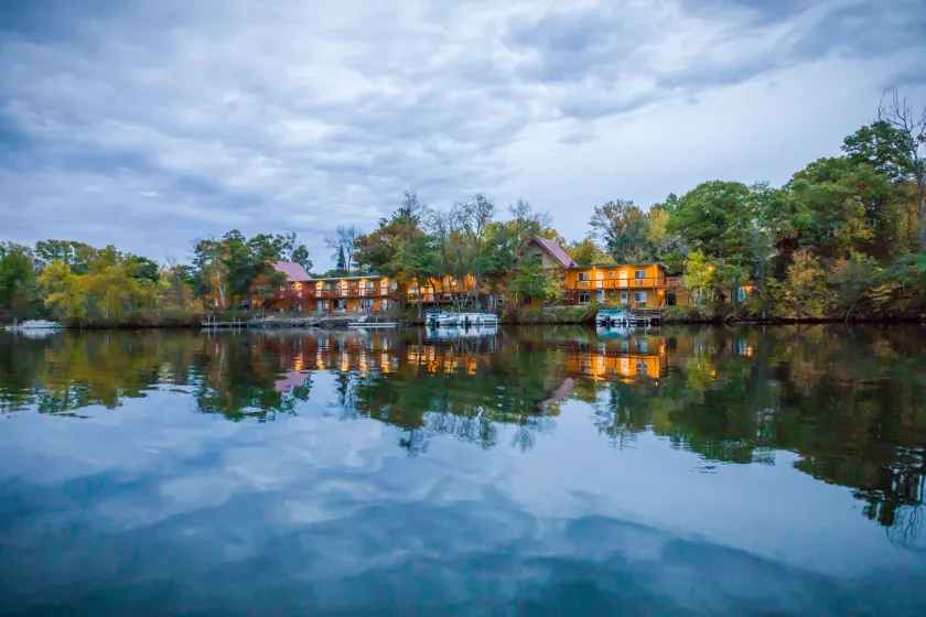 Curriers Lakeview Lodge - Image 1