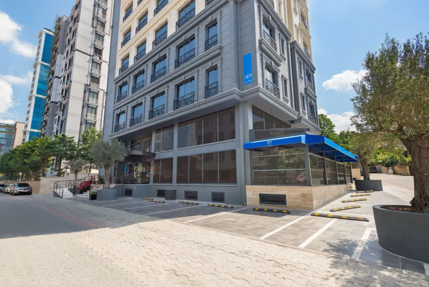 Tryp by Wyndham Istanbul Atasehir - Image 1