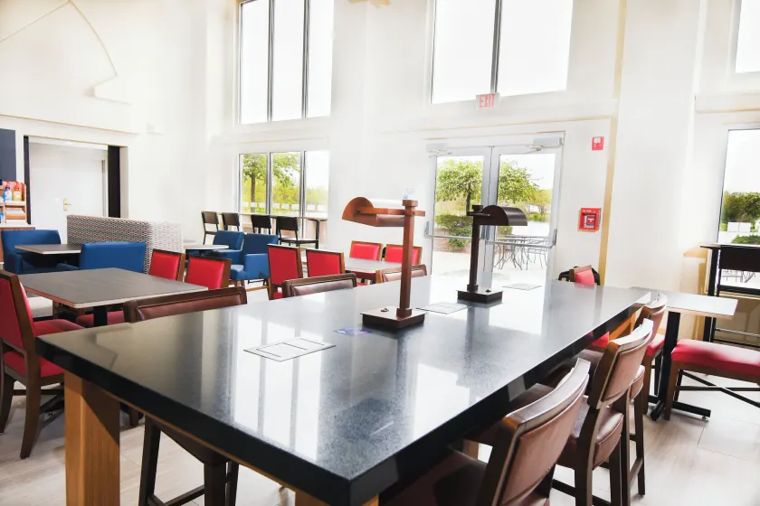 Holiday Inn Express & Suites Port Clinton-Catawba Island by IHG - Image 1