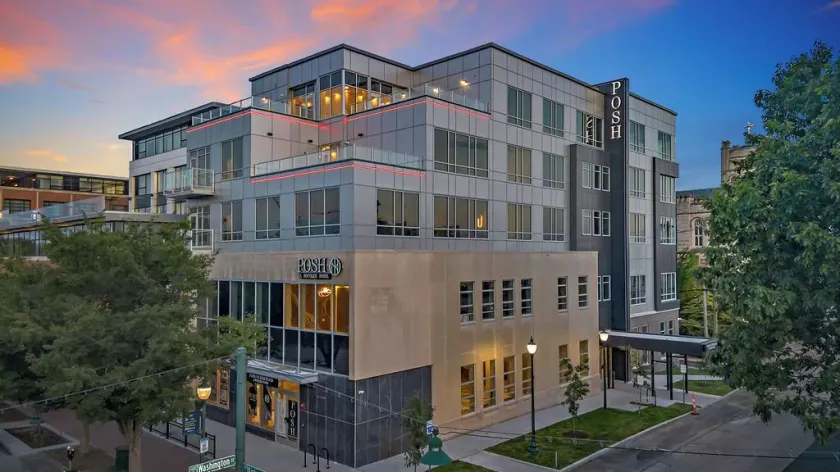 POSH on Kirkwood, A Boutique Hotel - Image 1