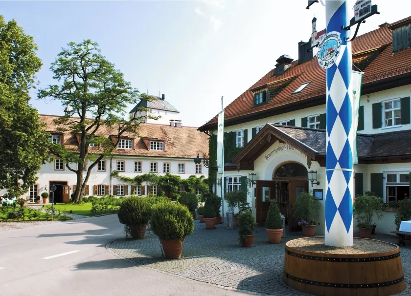 Brauereigasthof-Hotel Aying - Image 1