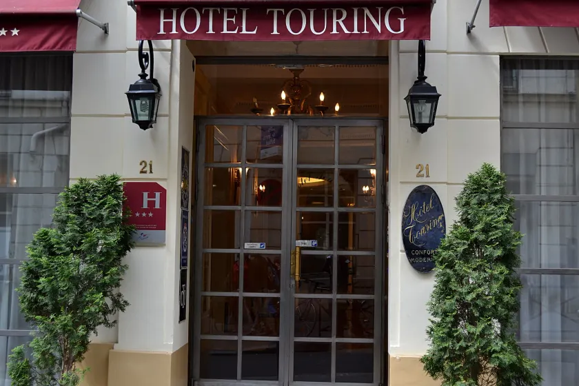 Hotel Touring - Image 1
