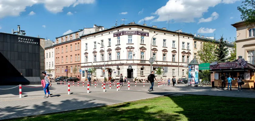 Station Aparthotel - Image 1