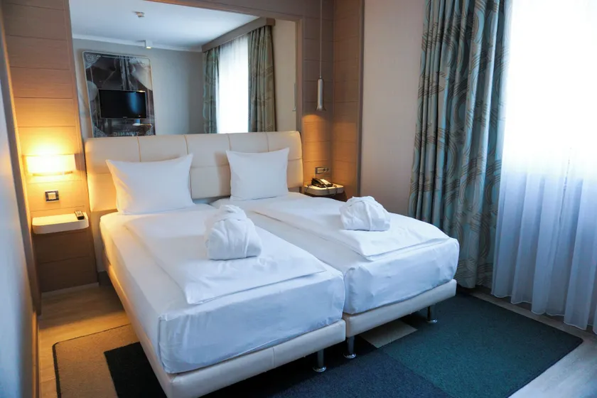 TITANIC Comfort Mitte - Image 1