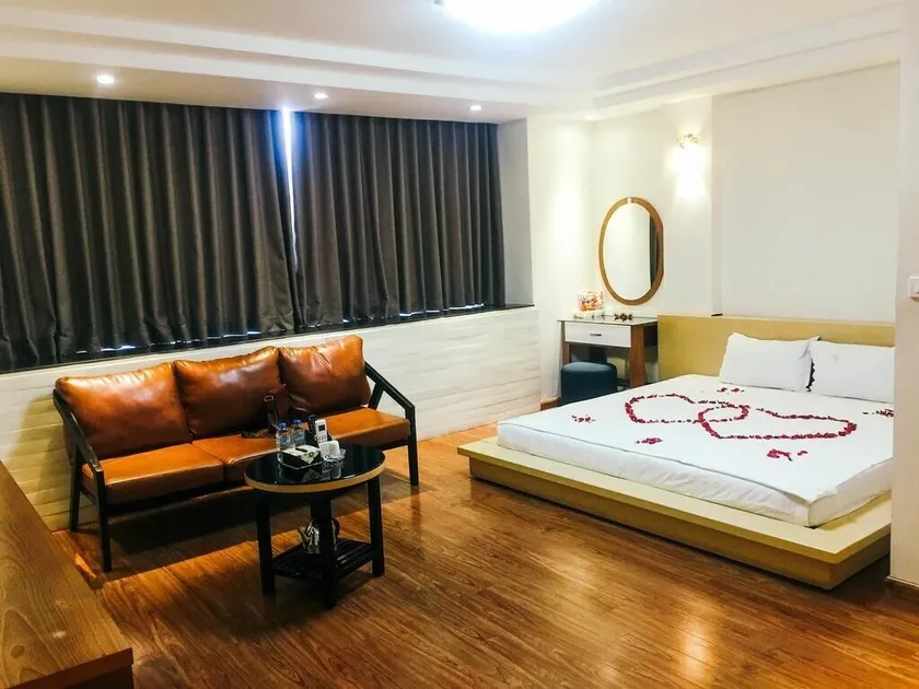 Hoàng Gia Hotel -150 Nghi Tàm HN - by BAY LUXURY - Image 1